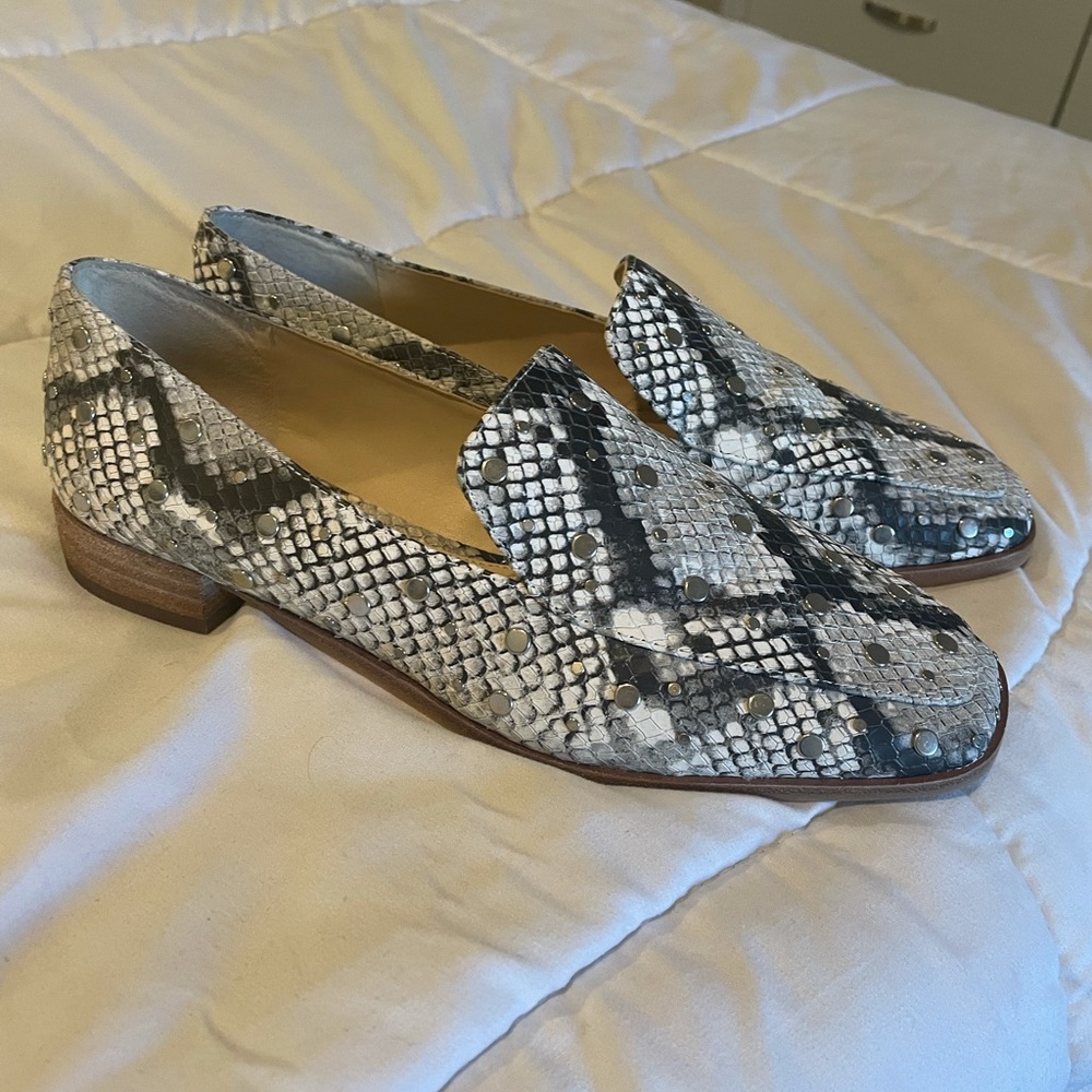 Vince Camuto flats /loafers snake print